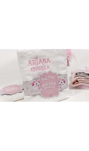 Trusou de botez roz brodat inspirat din desenul animat Pisicile Aristocrate cu pisica Marie 10